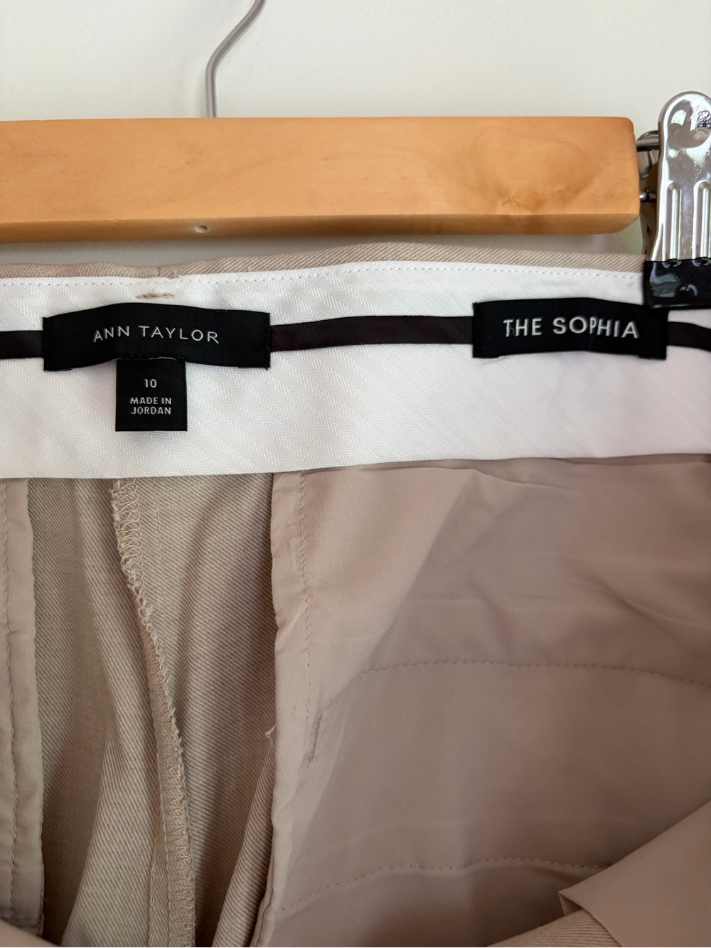 Ann Taylor The Sophia Beige Straight Leg Trousers Size 10 - Picture 5 of 6